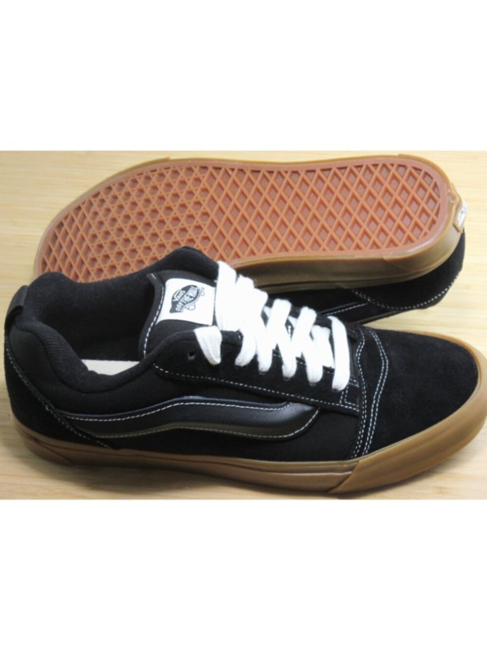 Vans Men's Knu Skool Gum Bottom Black Suede Canvas Skate Shoes Sneakers size 12 - Picture 2 of 7
